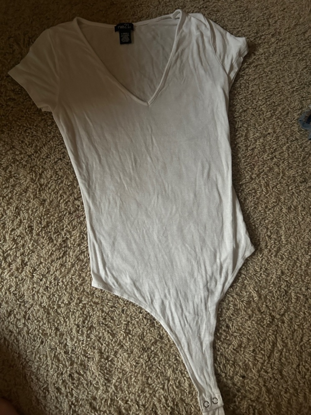 Rue21 Ivory V-Neck Short Sleeve Snap Bodysuit